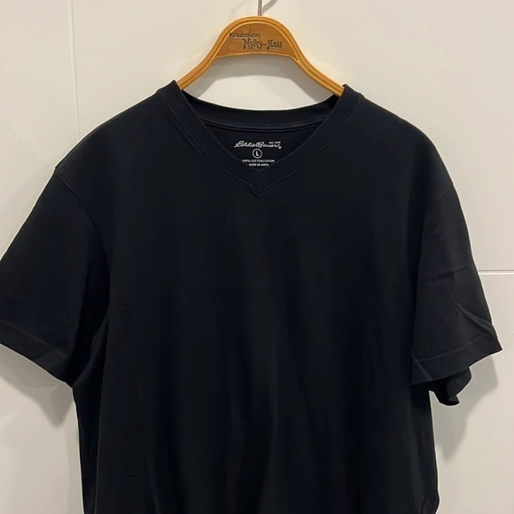 Eddie Bauer classic v-neck short sleeve shirt size large - Picture 3 of 11